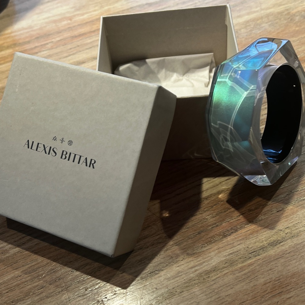 Alexis Bittar, bracelet, luminous green, chunky lucite, lt grn/white, 2”W
